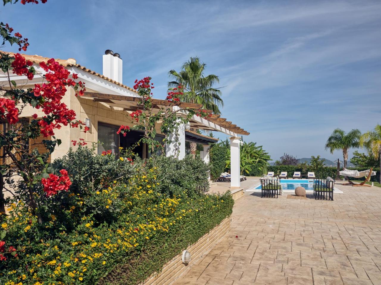 Palm Luxury Vilă Mouzákion